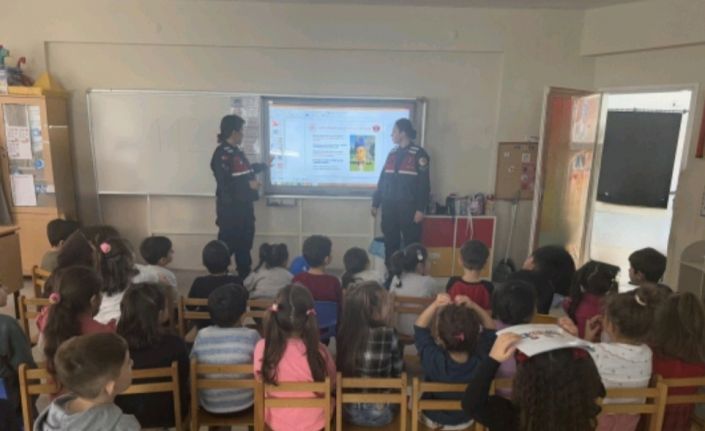 Mayın arama köpeği Türlü, çocuklarla buluştu