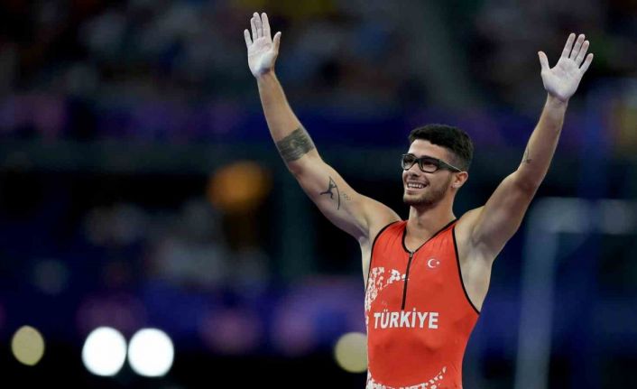 Milli atlet Ersu Şaşma, Fransa’da şampiyon oldu