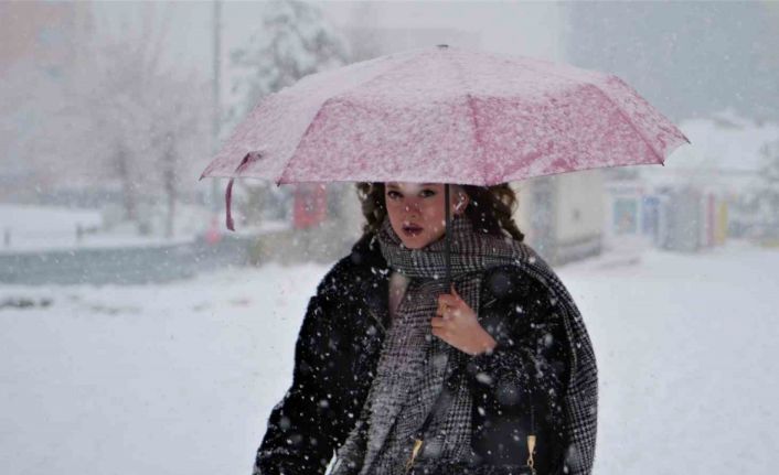 Muş’ta kar yağışı: 59 köy yolu ulaşıma kapandı