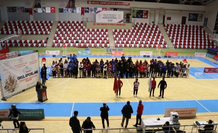 Muş’ta ’Okul Sporları Badminton Gençler Grup Müsabakaları’ başladı