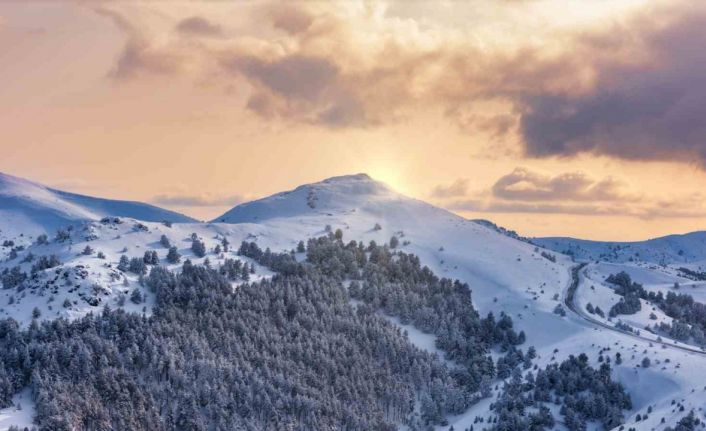 Nalbant Dağı kış manzaralarıyla göz kamaştırıyor