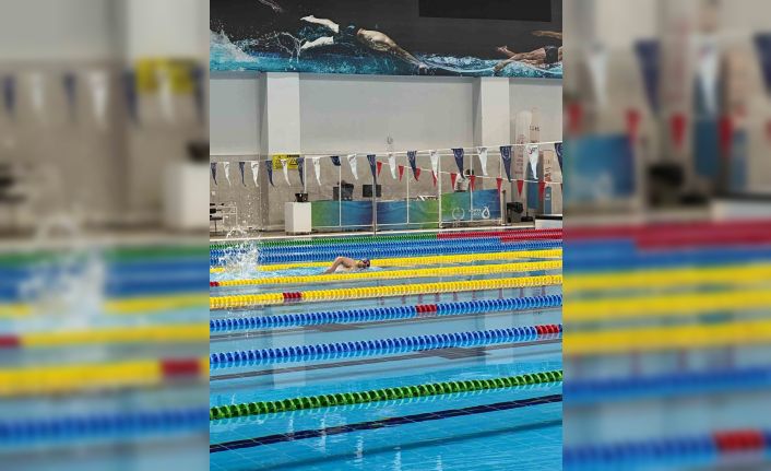 Niğdeli yüzücü Ahmet Eskalen şampiyon oldu