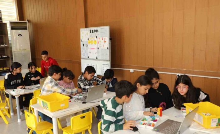 Nizip Bilim Merkezi’nde çocuklar geleceğe umutla bakıyor