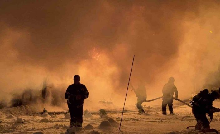 Odunluk alev alev yandı