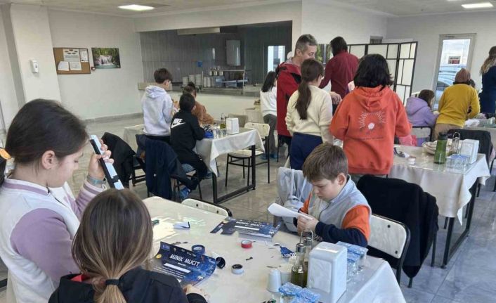 Öğrenciler, üretimi yerinde inceledi