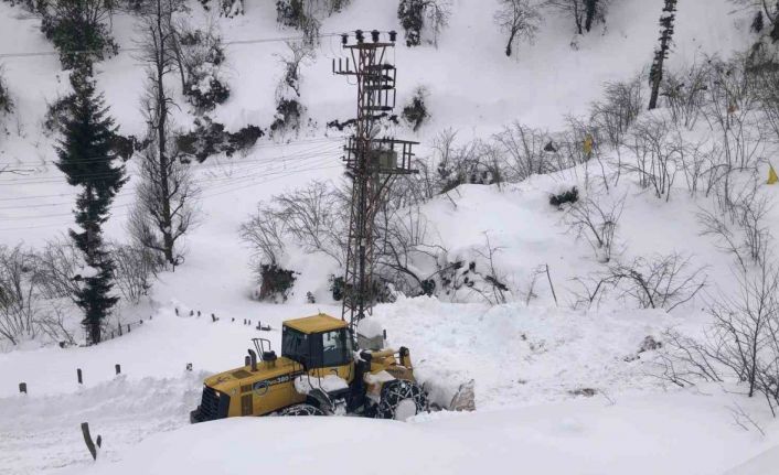Ordu’da karda mahsur kalan yaşlı adam kurtarıldı