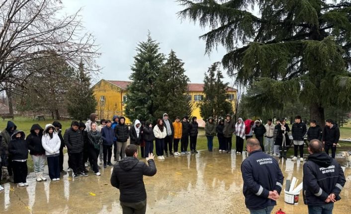 Pehlivanköy’de lise öğrencilerine yangın tatbikatı eğitimi
