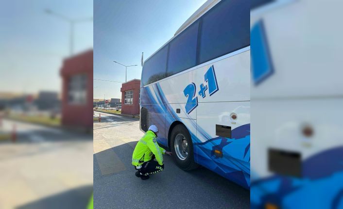 Polis ekiplerince bin 816 otobüs ve şoförü kontrol edildi