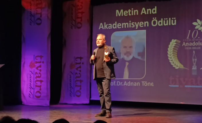 Prof. Dr. Tönel’e "Uluslararası Metin And Akademi Ödülü" verildi