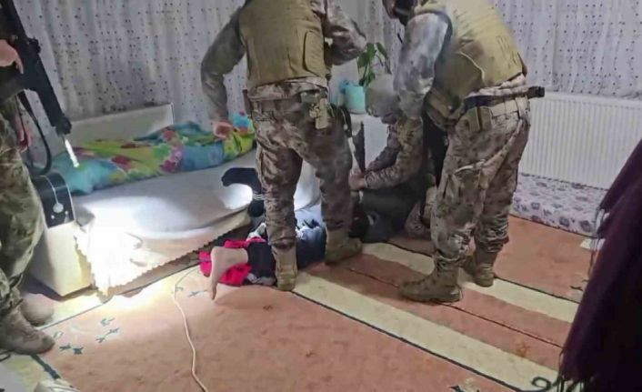 Şafak operasyonunda gözaltına alınan 11 şahıs adliyeye sevk edildi