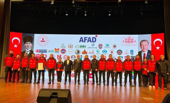 SAK-E ekibine arma teslim töreni