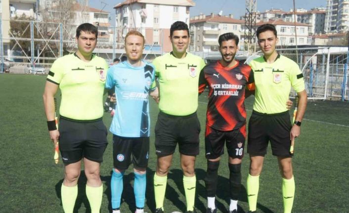 Şampiyon Döğergücü FK farklı kazandı