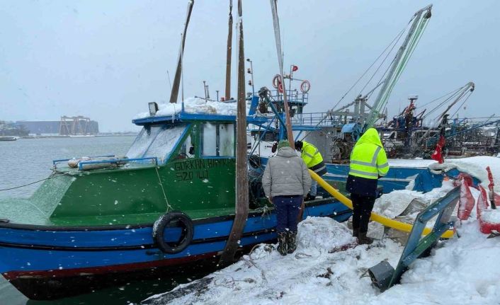 Samsun’da balıkçı teknesi battı
