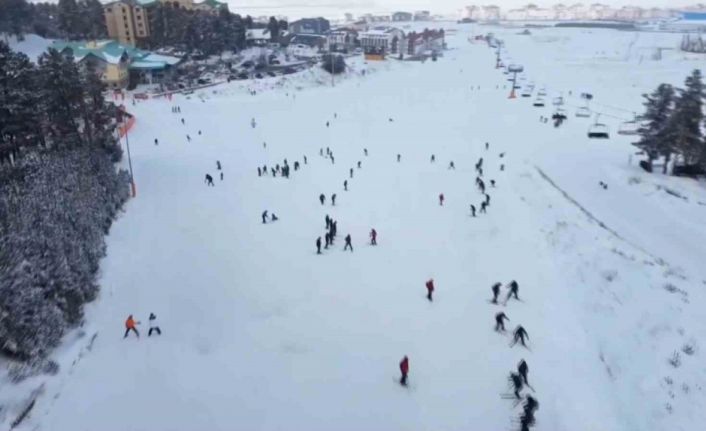 Sarıkamış kayak merkezi kayak tutkunlarını ağırlıyor