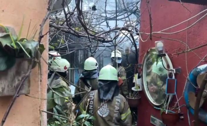 Sarıyer’de gecekondu yangını