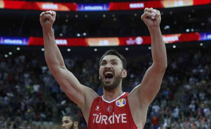 Semih Erden, basketbolu bıraktığını açıkladı