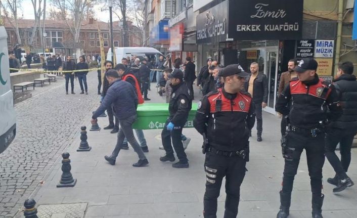 Sendika genel sekreterini vurduktan sonra intihara kalkışan şube başkanı ağır yaralandı