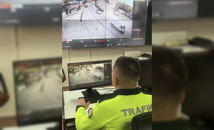 Seyir halinde telefon kullanırken KGYS’ye yakalandılar