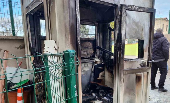 Sinop’ta okul yanında güvenlik kulübesinde yangın