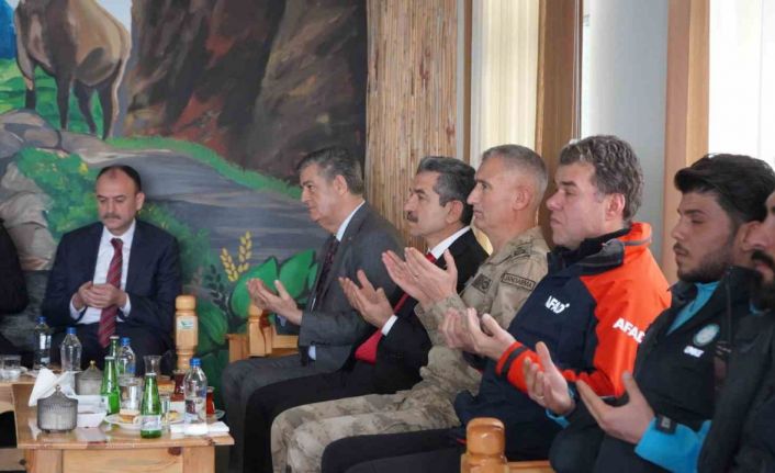 Şırnak’ta depremde hayatını kaybedenler anıldı