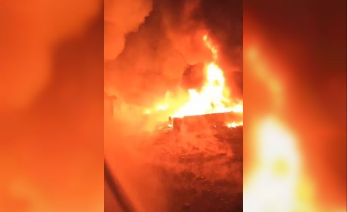 Sulama boruları alev alev yandı