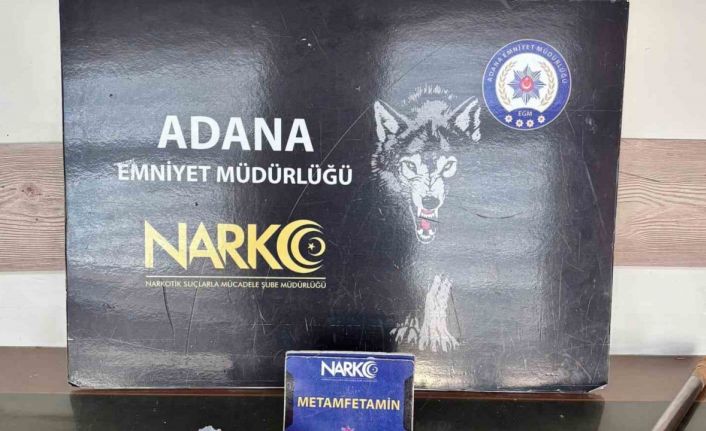 Süpürge sapında uyuşturucu ele geçirildi, 2 şüpheli tutuklandı