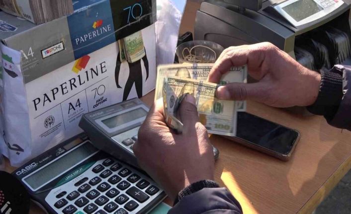 Suriye lirası, dolar karşısında değer kazanmaya devam ediyor