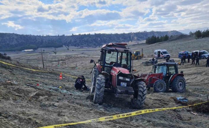 Tarlasının sürülüşünü çekerken traktörün altında kalan sürücü öldü