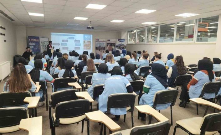 Tavşanlı’da 92  kadın işçiye dijital bağımlılık ve siber zorbalık konularında eğitim