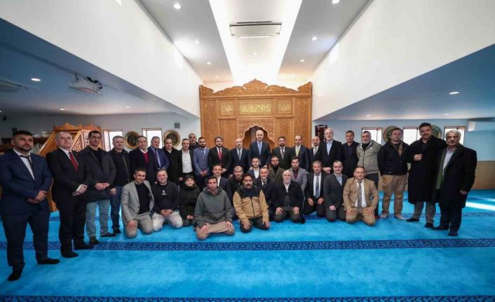 TBMM Başkanı Kurtulmuş, Nagoya’daki cami derneklerinde Türk vatandaşlarıyla bir araya geldi