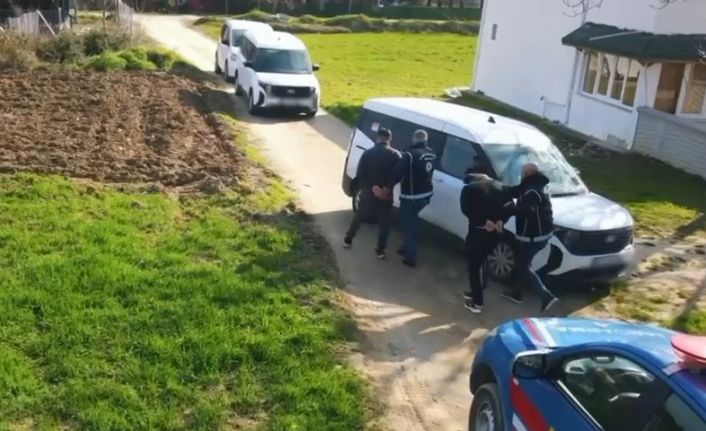 Tekirdağ’da düzensiz göçmenleri yurt dışına kaçırmak isteyen 3 kişi tutuklandı