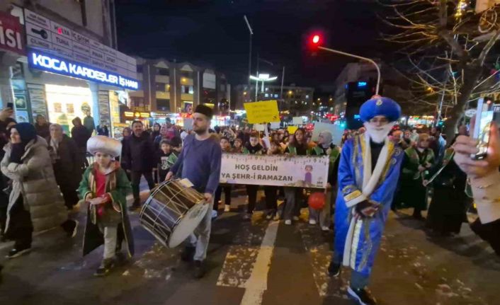 Tekirdağ’da ’Hoşgeldin’ Ramazan yürüyüşü: Çocuklar dualarla yürüdü