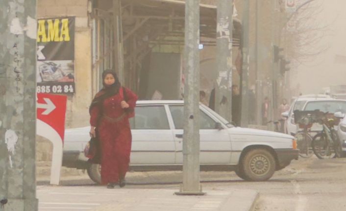 Toz bulutu Şanlıurfa’yı esir aldı