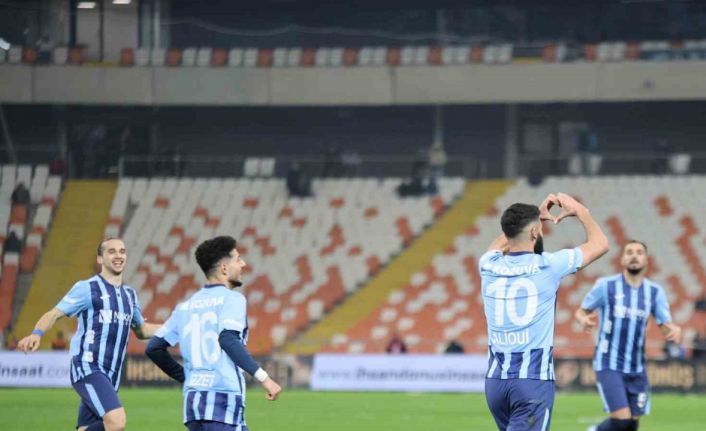 Trendyol Süper Lig: Adana Demirspor: 1 - Antalyaspor: 1 (İlk yarı)