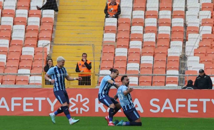 Trendyol Süper Lig: Adana Demirspor: 1 - Kasımpaşa: 1 (İlk yarı)