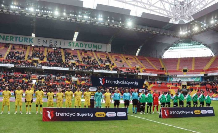 Trendyol Süper Lig: Kayserispor: 2 - Konyaspor: 1 (İlk yarı)