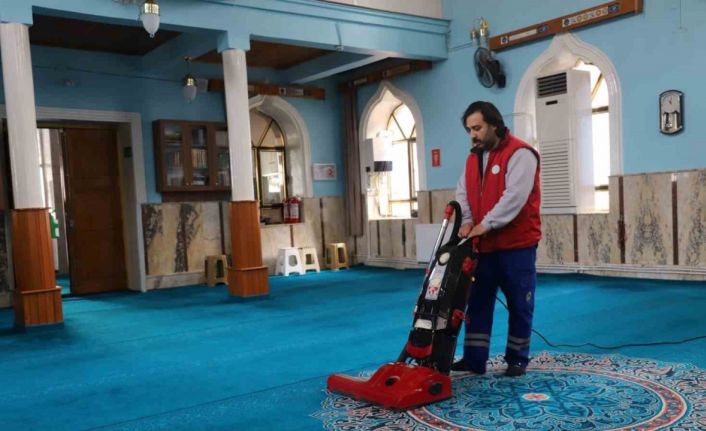 Turgutlu’da camiler ilk teravihe hazır