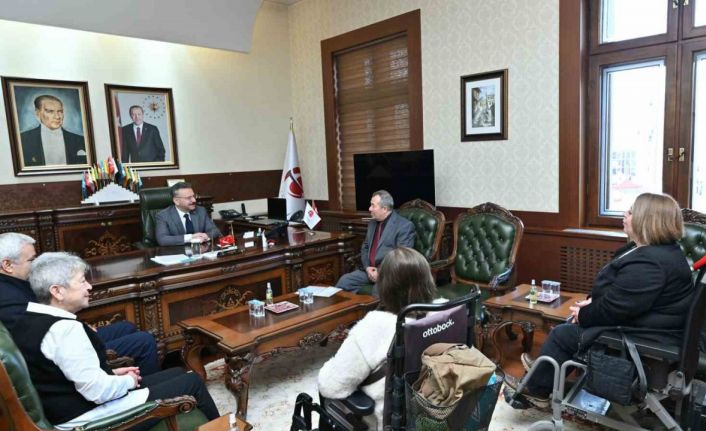 Türkiye Sakatlar Derneği Eskişehir Şubesi’nden Vali Hüseyin Aksoy’a ziyaret