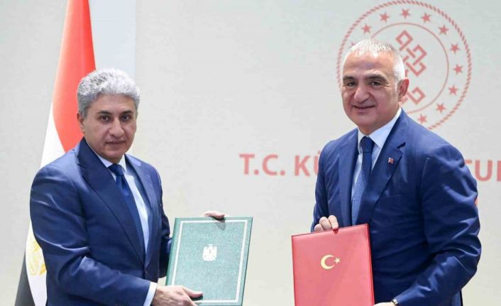 Türkiye’den Mısır’a 152 tarihi eser iadesi gerçekleşti