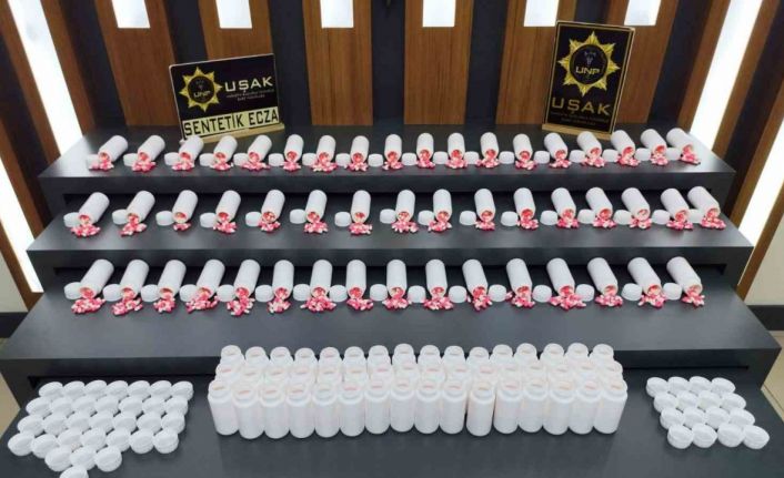 Uşak’ta otomobil içerisinde çok sayıda uyuşturucu ele geçirildi