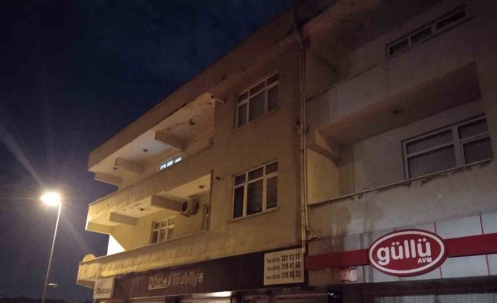 Üsküdar’da toprak kayması nedeniyle 2 bina boşaltıldı