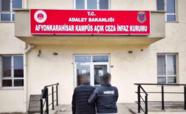 Uyuşturucu ticareti yapma suçundan aranan şahsı polis yakaladı