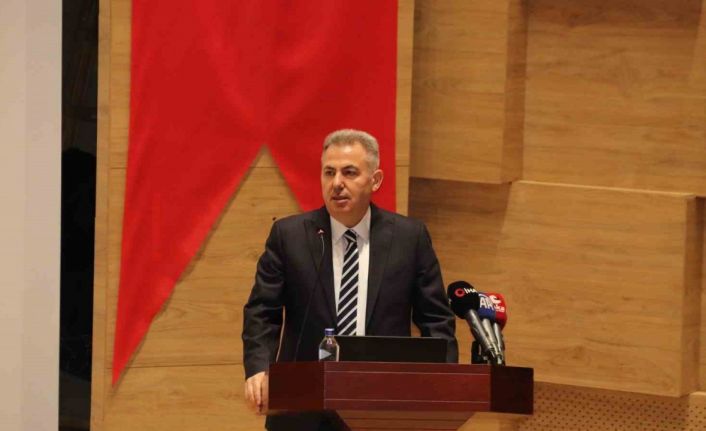 Vali Elban: "İzmir’i Santorini kaynaklı deprem etkisiyle bir tehlike beklemiyor"