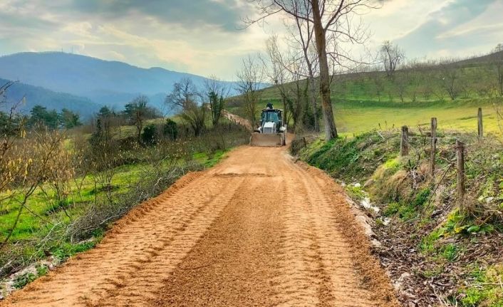 Yığılca’da köy yollarında yol bakım çalışmaları devam ediyor