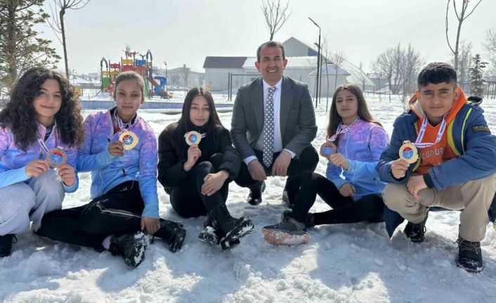 Yüksekovalı kayakçılar, Türkiye şampiyonasında zirveyi hedefliyor