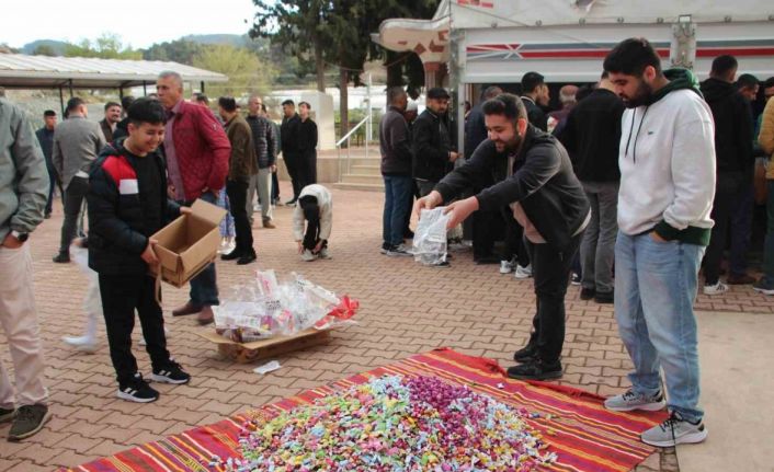 150 yıllık gelenek, bayram coşkusunu şekere dönüştürüyor