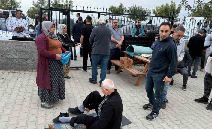 Adana’da dilenciler durumu fırsata çevirdi