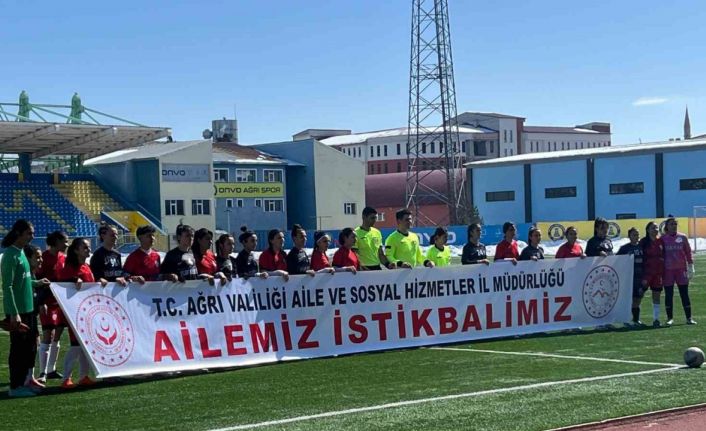 Ağrı Aile ve Sosyal Politikalar Gençlik ve Spor Kulübü Kadın Takımı, Silopi Belediyesi Spor Kulübü’nü 2-1 mağlup etti