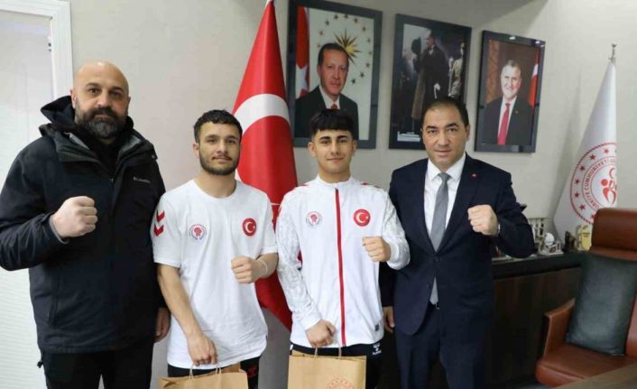 Ağrı Gençlik ve Spor İl Müdürü Çelebi, başarılı boksörleri ağırladı