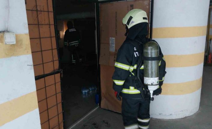 Apartmanın bodrum katında yangın paniği